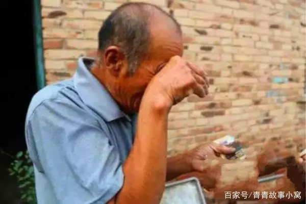 老漢去屠戶家買肉,開個玩笑屠戶兒子慘死,三日後老漢的女兒瘋了