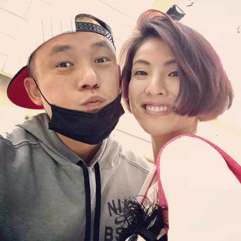「恭喜我吧!」阿Ben偷拍徐小可巨肚,PO網竊喜:3個月了~~~
