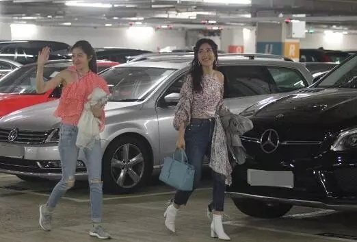 厲害了!常被記者跟拍的37歲TVB花旦素顏都很美,曬照獲15萬個贊!