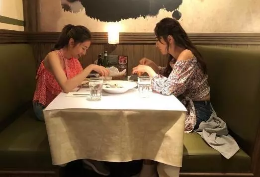 厲害了!常被記者跟拍的37歲TVB花旦素顏都很美,曬照獲15萬個贊!