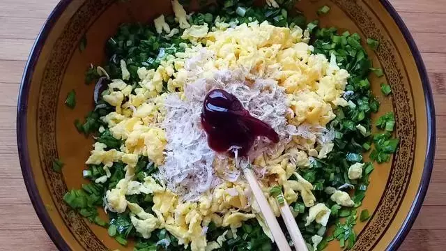 最簡單,最神奇肉餅做法,不揉面,不搟麵,筷子攪一攪,早餐搞定
