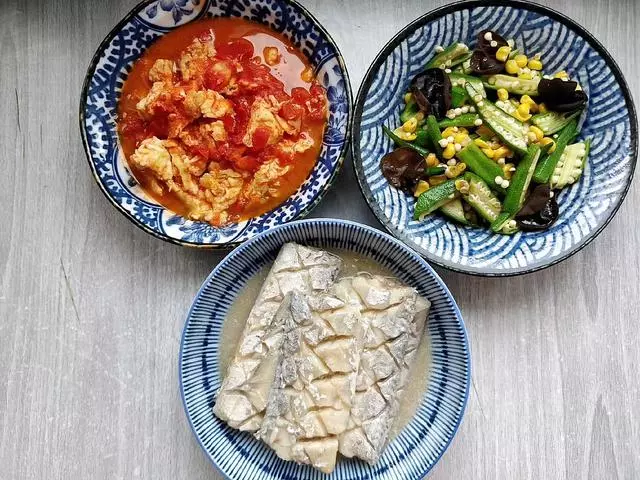 九道家常菜,有葷有素有海鮮,一家三口的晚餐,老公說他很滿意