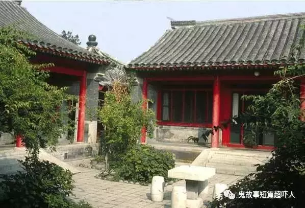 老婆閨女離奇死亡,村民做了兩口棺材,等主人下葬
