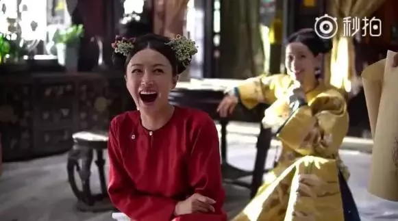 哎喲我的媽呀!『富察皇后』鏡頭後真性情曝光,鬼臉打哈欠樣樣來!網友:好有反差萌!【還附視頻哦~】