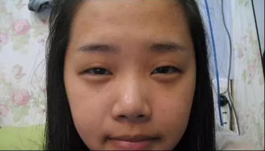 新婚妻子游泳時妝容被沖洗,丈夫不識妻子素顏,提出離婚男生,你們要小心了 -