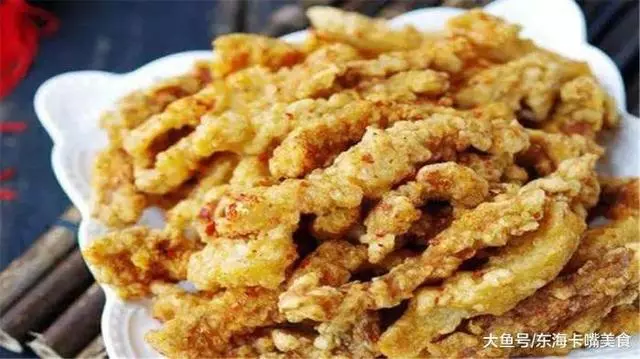 油炸酥肉時，用澱粉好還是麵粉好，四川大廚教你一招，不要弄錯了