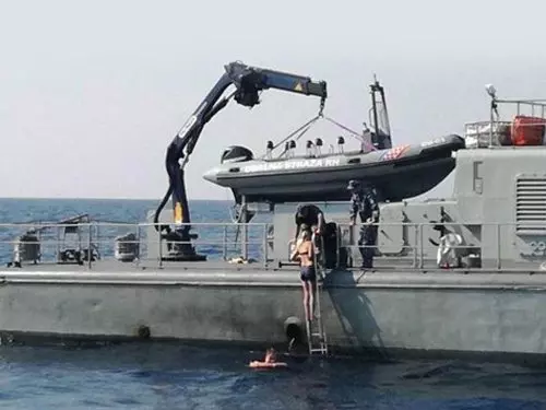 英空姐坐郵輪離奇墮海 漂流10小時獲救