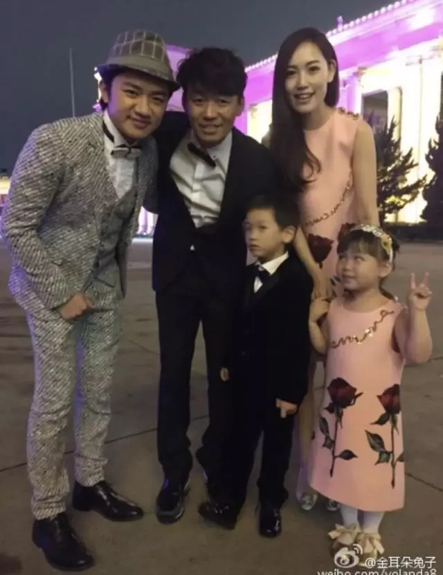 王寶強爆新戀情!新歡腰細腿長勝馬蓉,網友吐槽太心機!
