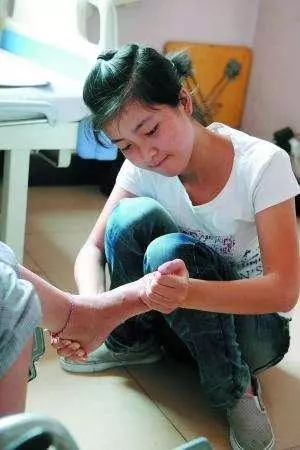 父親去世我給後媽養老,她給我十萬嫁妝,我把她送回老家