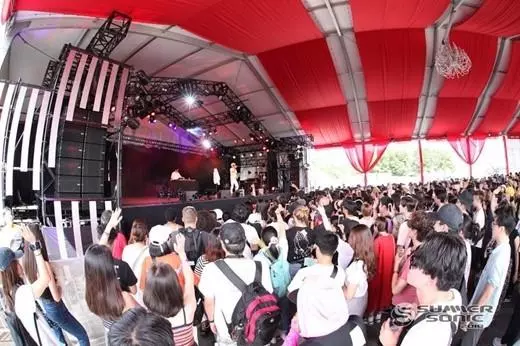 YG李夏怡和Zion.T,參加日本最大音樂節,獲得當地觀眾一致肯定