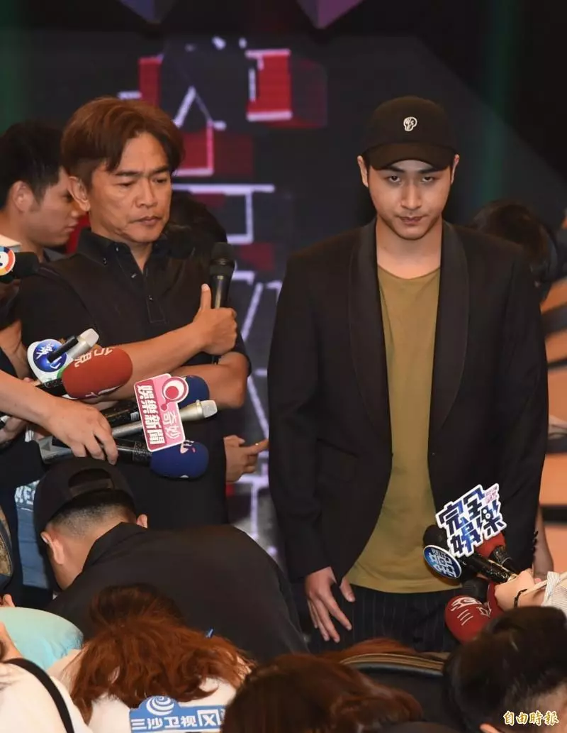 吳宗憲保不了兒 發片慶祝變成「退出演藝圈」記者會