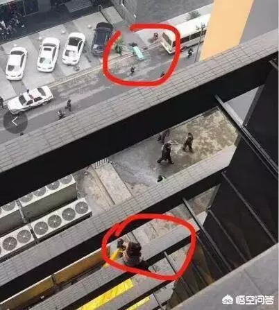 年輕女子跳樓未遂,結果看熱鬧的一名男子失足墜樓,腦漿迸裂,當場死亡!