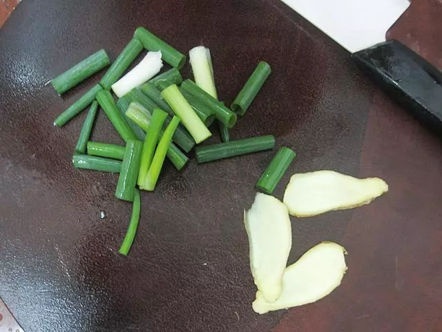 想吃鹽水鴨不用外面買,4斤老鴨放入鍋,實在是香 !