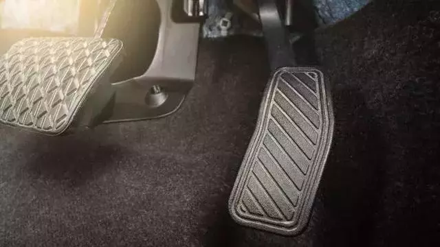 剎車油門合二為一,日本這個發明號稱:拯救女司機