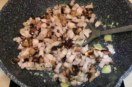 滿是肉香的家常滷肉飯,居家解饞的不二之選