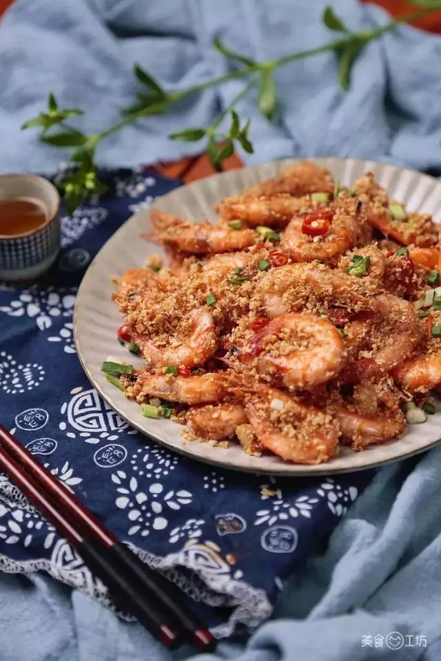 酥到掉渣的大蝦做法,好吃到連殼都不剩!