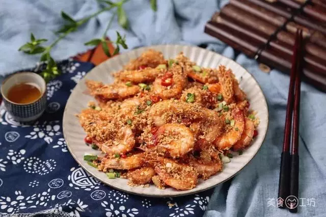 酥到掉渣的大蝦做法,好吃到連殼都不剩!