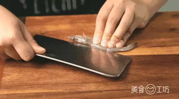 酥到掉渣的大蝦做法,好吃到連殼都不剩!