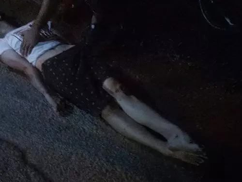 一個路洞害中三男生送命!乖巧孫為外婆打包晚餐,再也回不來了!