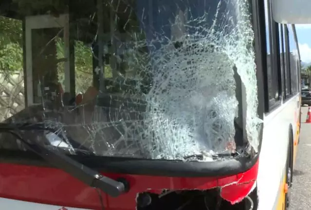 死亡車禍!高中生無照上路 越線撞對向客運亡