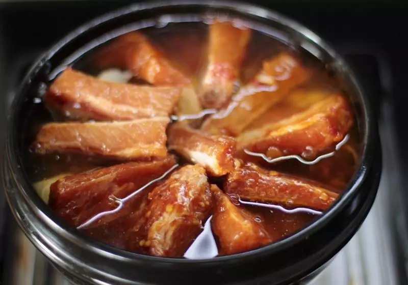 還在馬鈴薯燉排骨嗎?外婆都加這1味,吃過才知道是絕配
