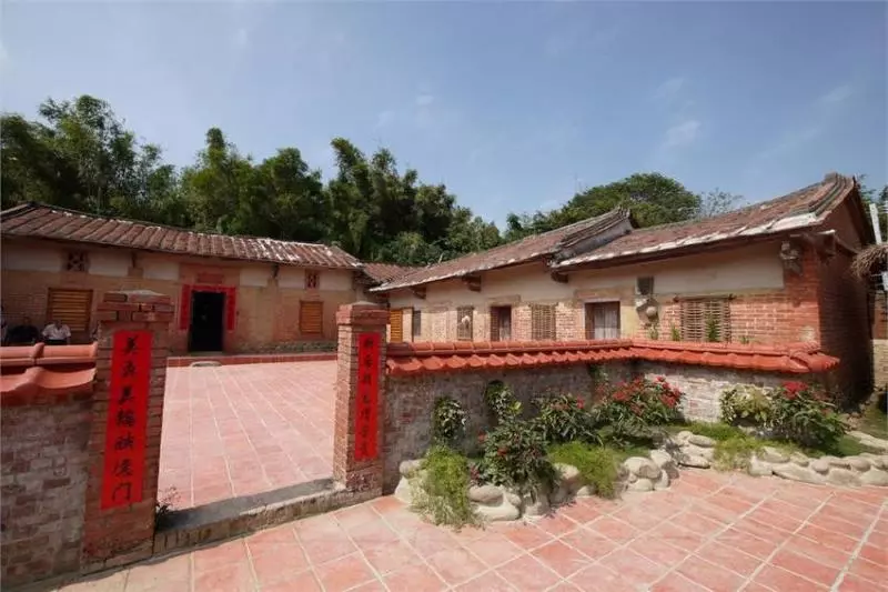 回娘家喝喜酒提前回家,看到老公那刻我嚇得腿都軟了