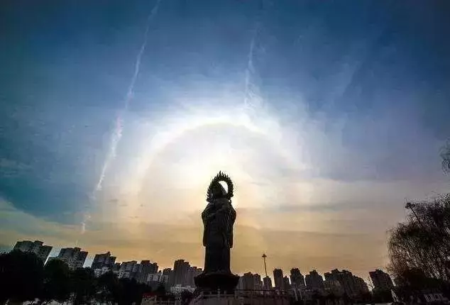 念佛人身上個個都有佛光,教你怎麼看見。