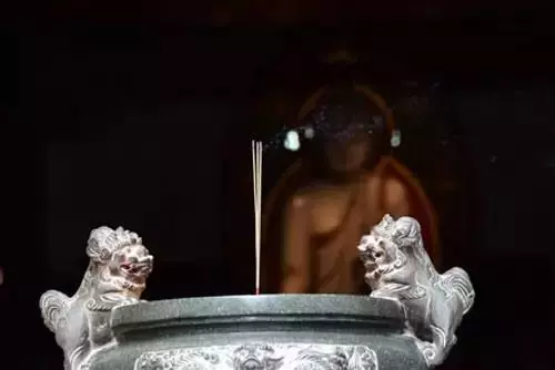 上香是上一支還是上三支?千萬不要執迷於形式!【很重要】