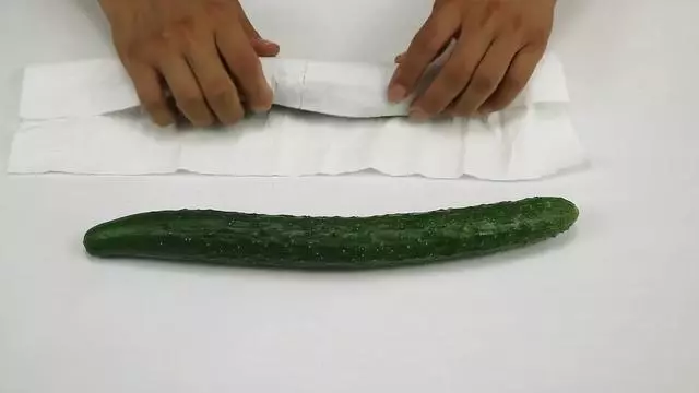 保存黃瓜還放在冰箱裡?簡單一招,黃瓜保存1個月不會壞掉