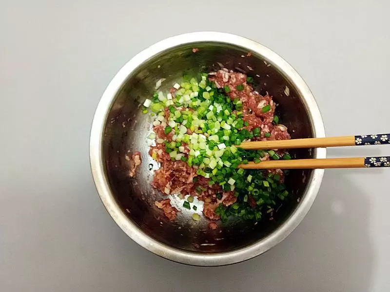 皮脆餡香,咬上一口超級滿足的蔥花肉在家也能做!