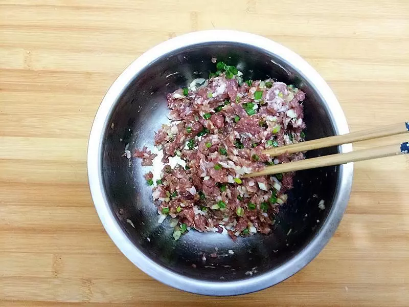 皮脆餡香,咬上一口超級滿足的蔥花肉在家也能做!