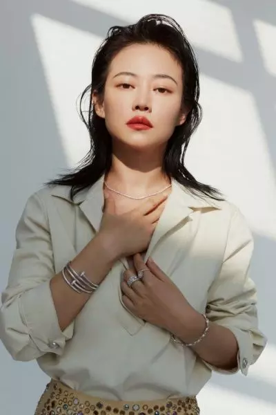 【影片被翻出!】「高貴妃」譚卓爆-乳黑BRA性感跳鋼管舞!網友狂流鼻血:辣翻啦~!
