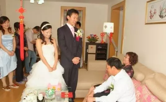 女婿不遺餘力照顧中風的岳父,沒想到看了遺囑後…隔天立刻把岳父岳母趕出家門!