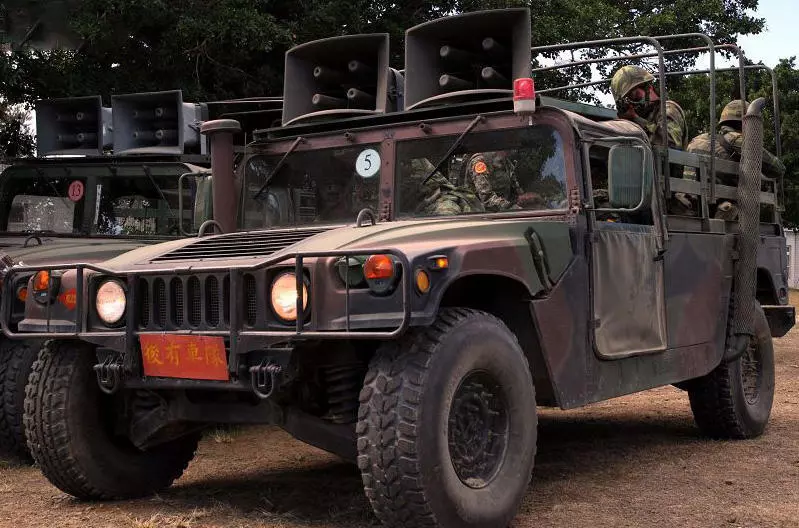 國軍坦克車裝大喇叭讓解放軍看了哈哈大笑! 陸網民:邊打仗邊唱K嗎?