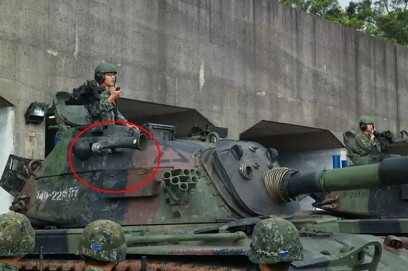 國軍坦克車裝大喇叭讓解放軍看了哈哈大笑! 陸網民:邊打仗邊唱K嗎?