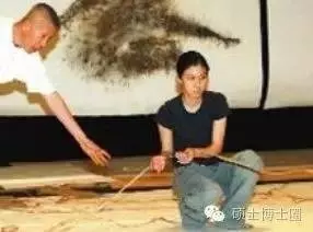 她擁有一張明星臉,不靠父親特權,低調攻讀博士,穿著連像樣的品牌都沒有,這就是馬唯中...