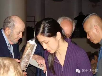 她擁有一張明星臉,不靠父親特權,低調攻讀博士,穿著連像樣的品牌都沒有,這就是馬唯中...