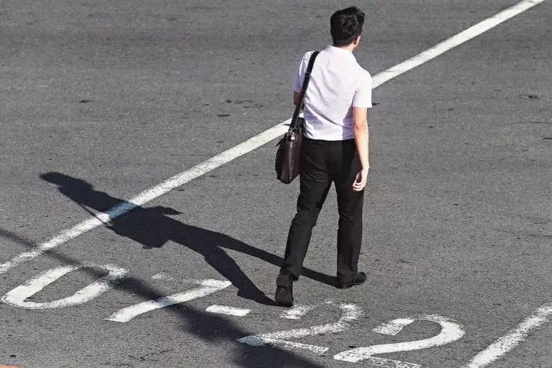 不再只領22K!基本工資調漲確定了 明年月薪變23100、時薪150起跳 -