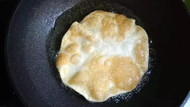 下鍋就鼓大泡的大餅做法,15秒出鍋,卷啥都很美味!