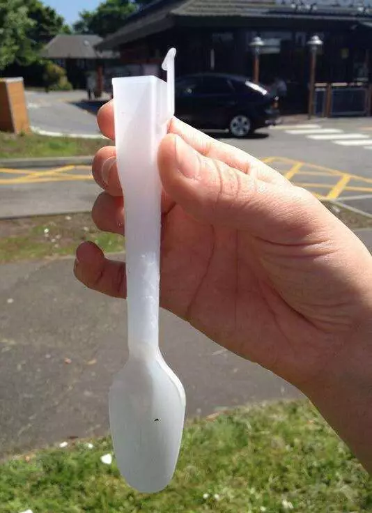 為什麼冰炫風湯匙要設計成方形跟中空?
