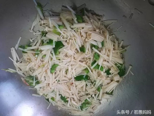 別再用韭菜炒雞蛋了,用它炒雞蛋,脆嫩爽口,好吃到停不下筷子
