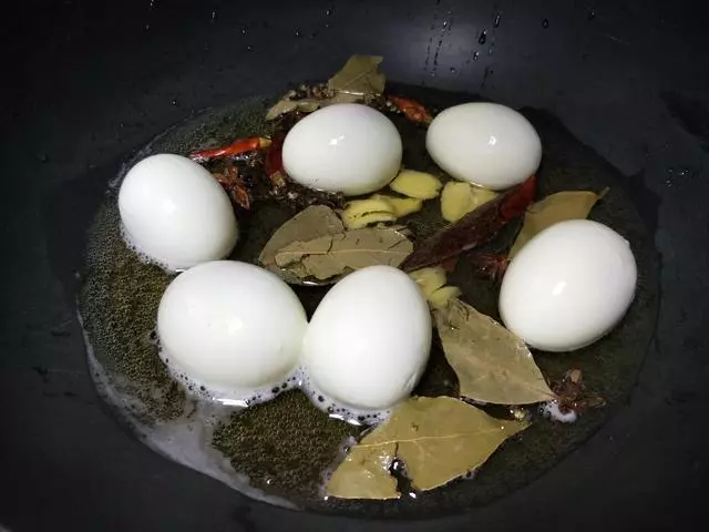 只需一罐啤酒，鹵出來的雞蛋鮮香入味更好吃，老公連吃6個還想要