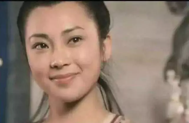 時隔33年,李連杰與前妻黃秋燕再相見,現場全程無交流,場面一度陷入尷尬!