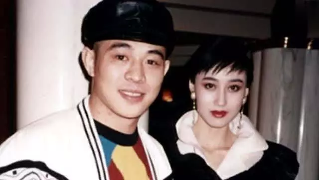 時隔33年,李連杰與前妻黃秋燕再相見,現場全程無交流,場面一度陷入尷尬!