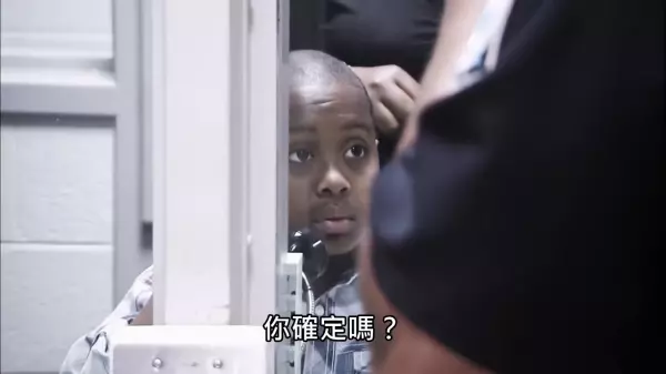 這個小男孩去監獄探視哥哥,看到心愛的哥哥淪為囚犯....瞬間淚崩