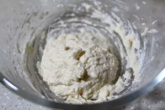 這款南瓜麵包非常適合老人和孩子吃,柔軟香甜,色澤誘人,軟萌萌~