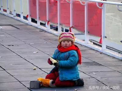 孩子被拐成了乞討殘疾兒,5年後在大街認出了媽媽,可是這位媽媽做了一件讓人心寒的事……