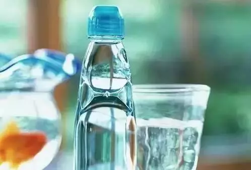 不喝飲料,喝足水,30天後你的身體會有怎樣的改變?
