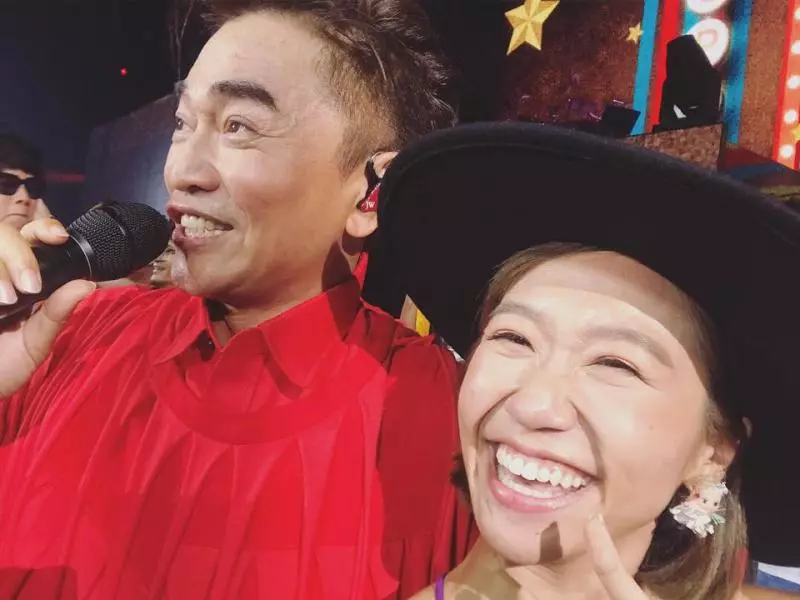 心疼開小黃的老爸!Lulu月入50萬「堅持不買名牌包」,把錢省下都給家裡~