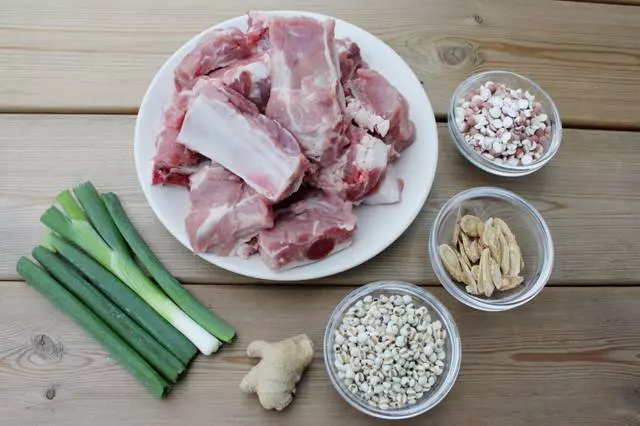 燉排骨你再加三味,湯鮮肉美,還可補氣祛濕、健脾益腎、降秋燥!